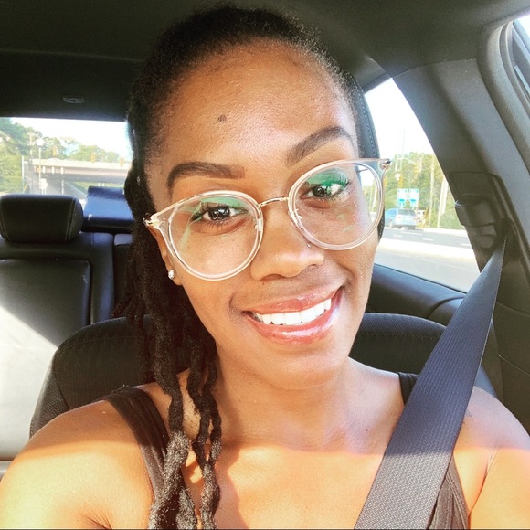 Meet your Posher, Dominic - Picture 1 of 1